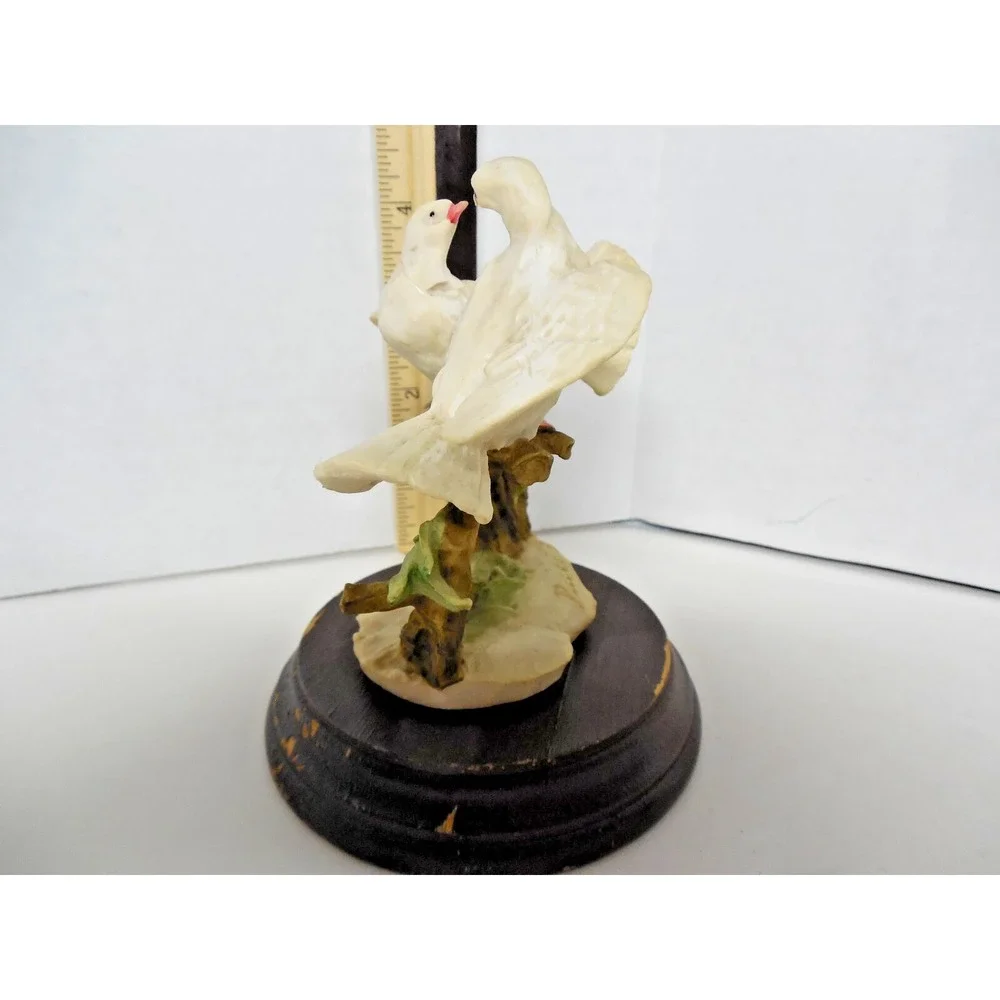 Vintage White Courtship Doves Figurine Statue Signed PUCCI 4.75 in tall